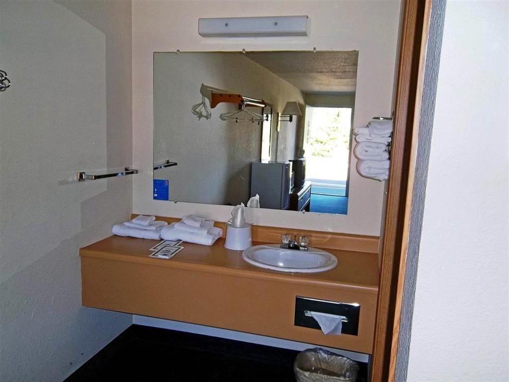 Motel 6 Gold Beach Room photo