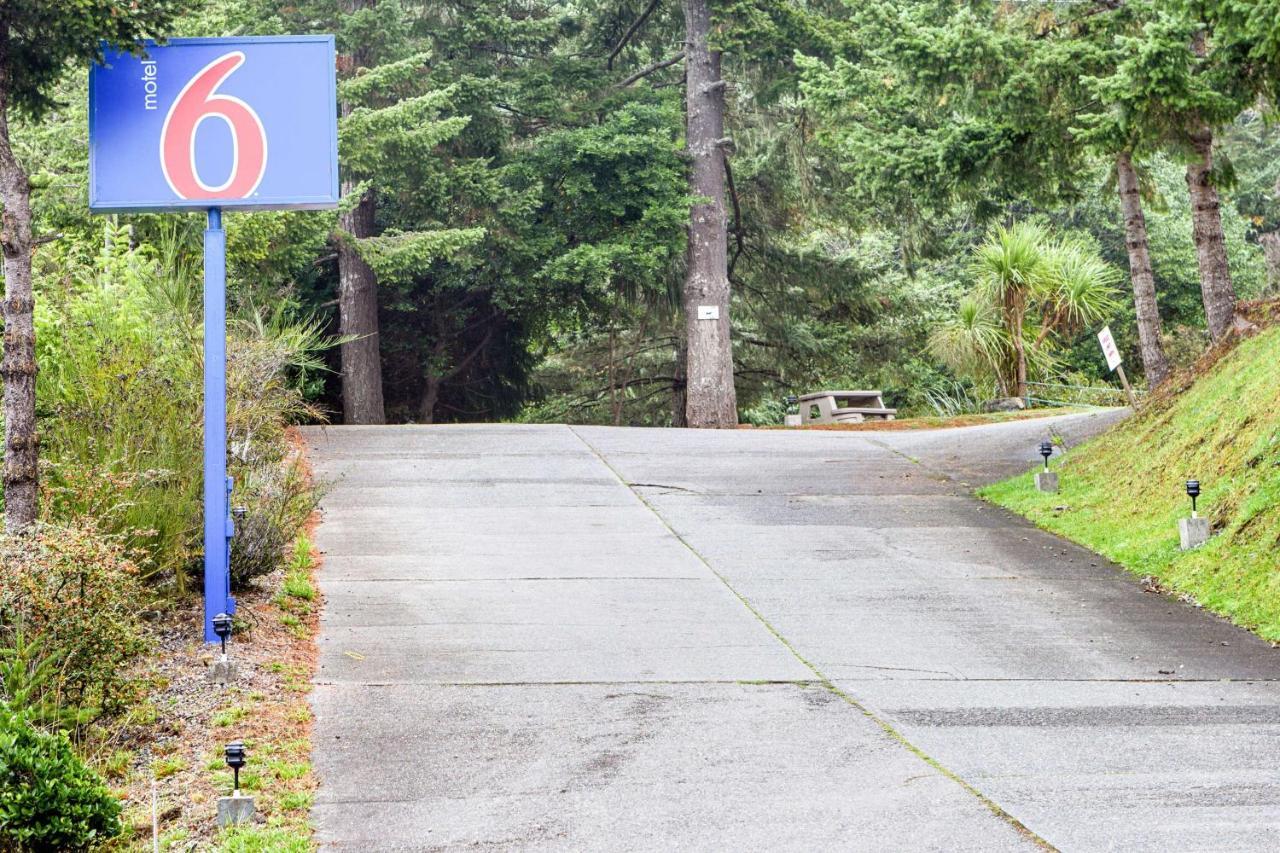 Motel 6 Gold Beach Exterior photo